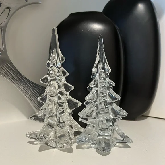Two Vintage Clear Art Glass Christmas Trees 6" & 7” Winter Home Decor - Picture 1 of 5